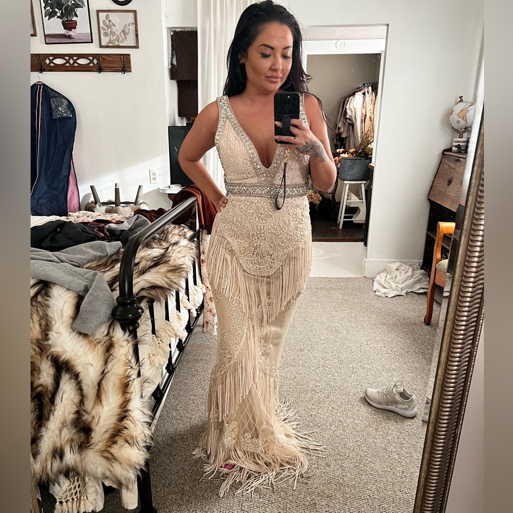 Boho tassel Beaded Mac Duggal Dress - size 4